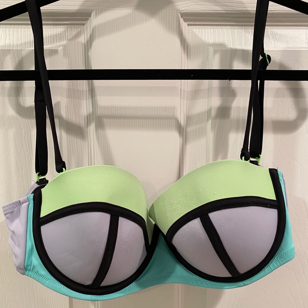 Bandeau color block Swim Suit Top.